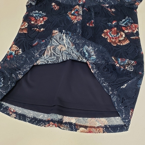 Soul Sanctuary Womens Floral Lace Top Size Medium - Picture 4 of 7